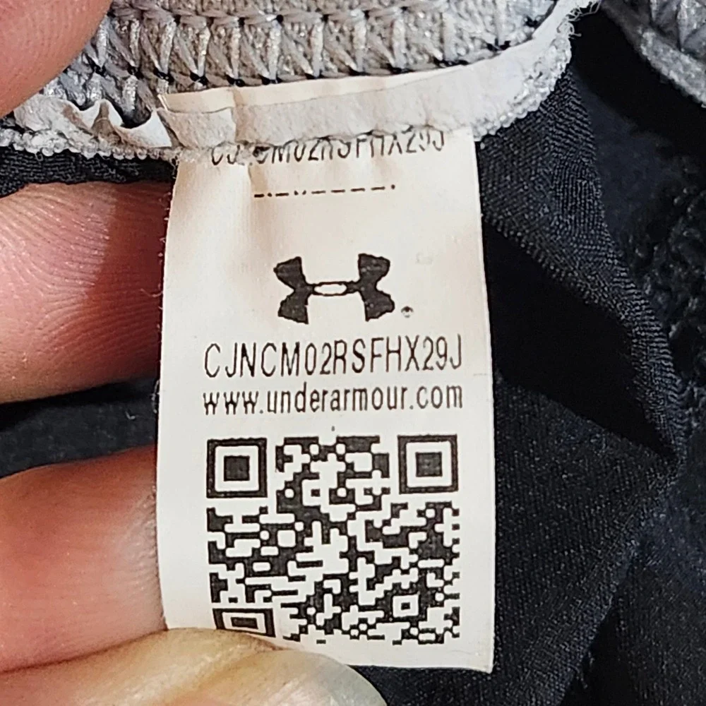 Under Armour Mens Black Fitted Running Shorts Laser Perforated Size Medium 5in